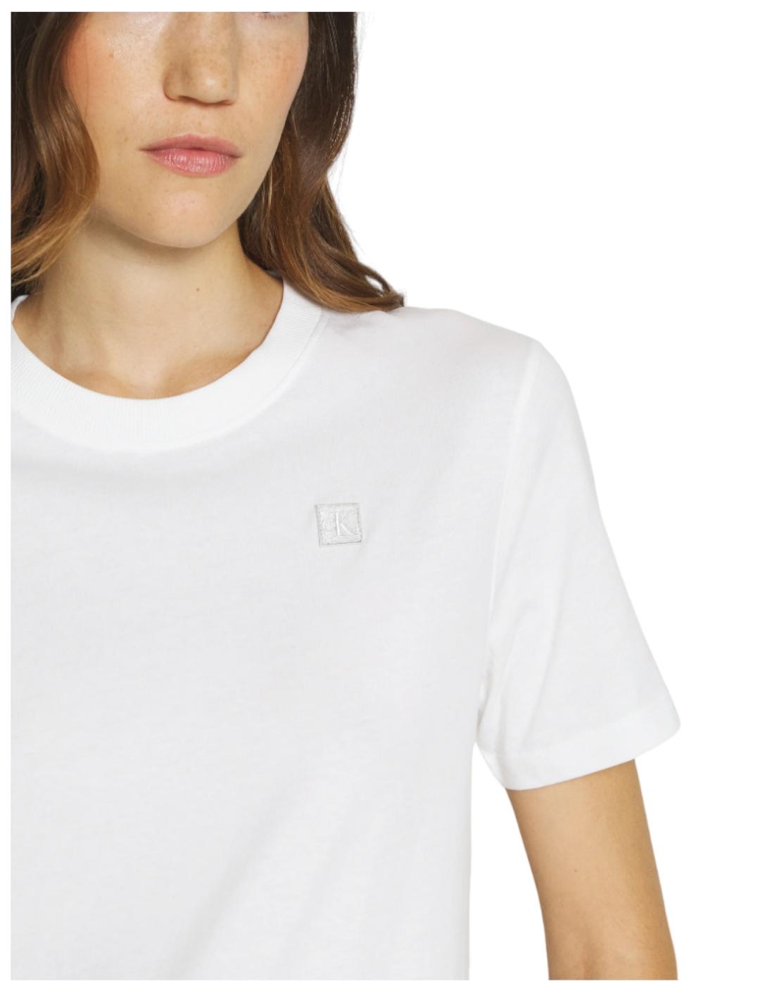 Camiseta Embro Badge Calvin Klein