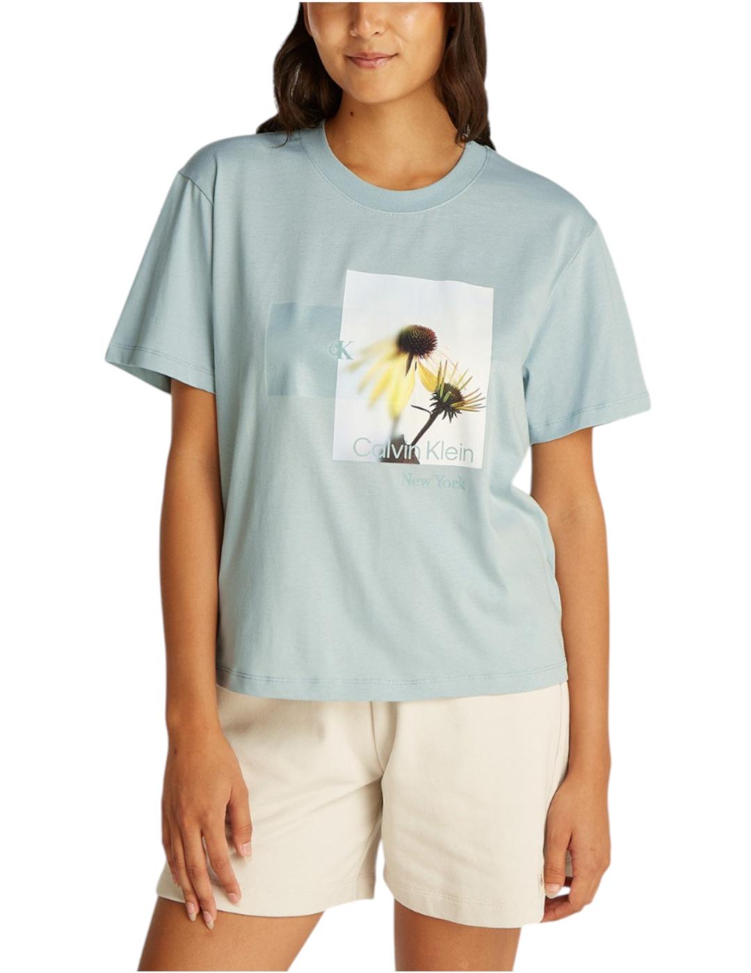 Camiseta Flower Graphic Calvin Klein