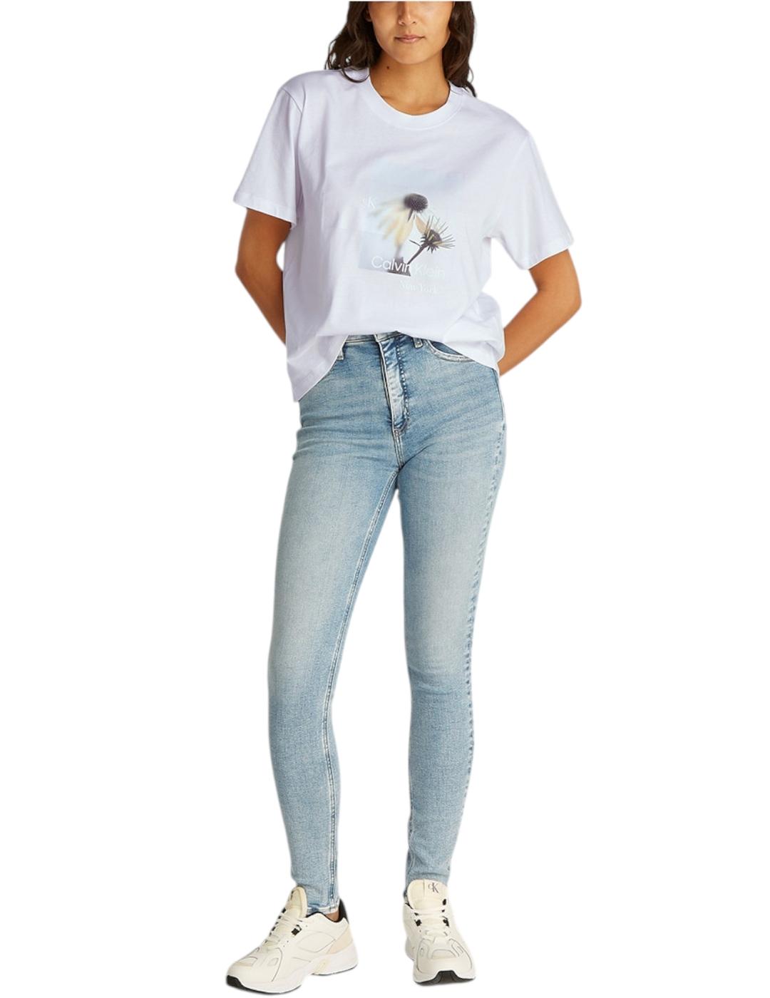 Camiseta Flower Graphic Calvin Klein