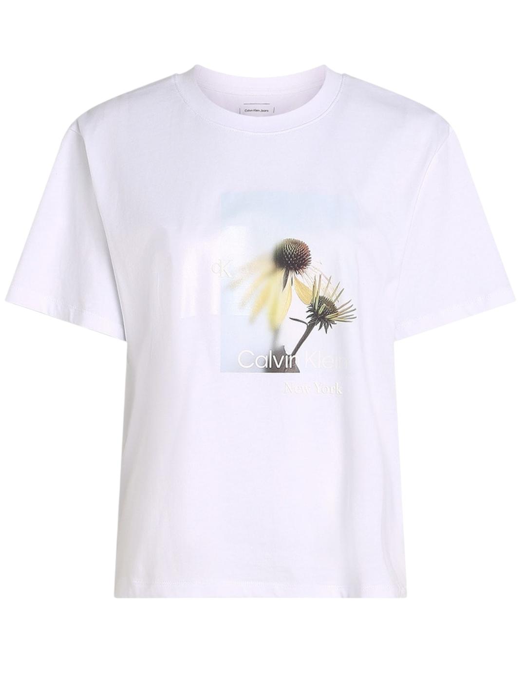 Camiseta Flower Graphic Calvin Klein