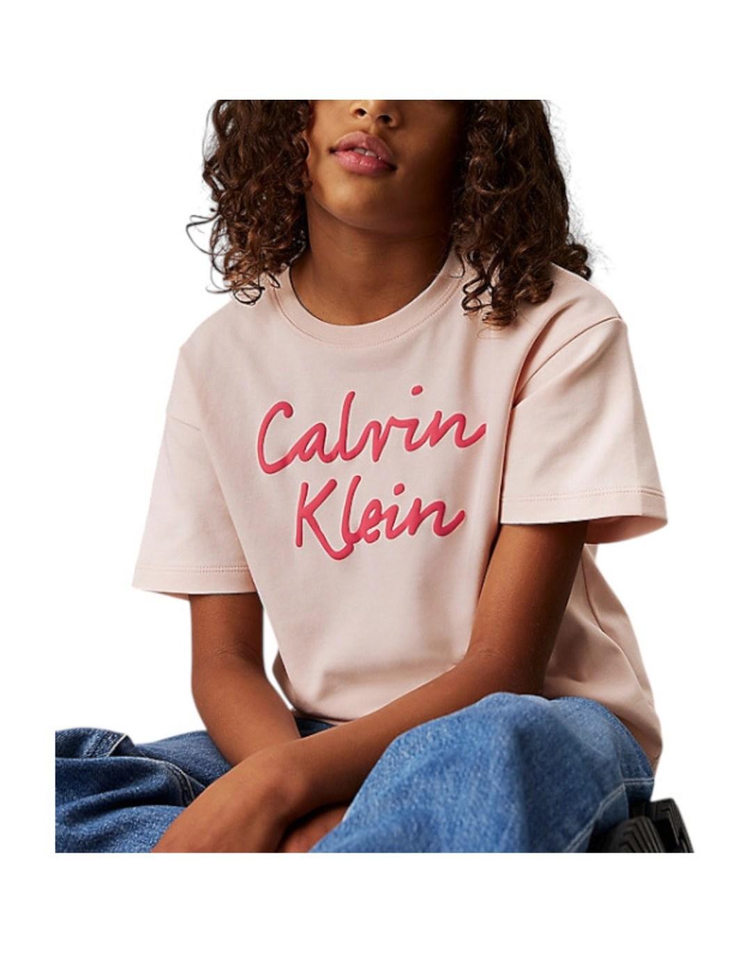 Camiseta Script Logo Calvin Klein