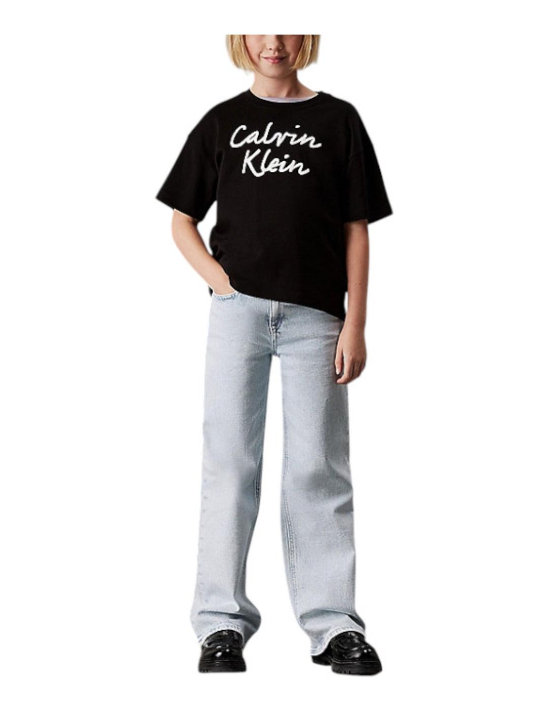 Camiseta Script Logo Calvin Klein