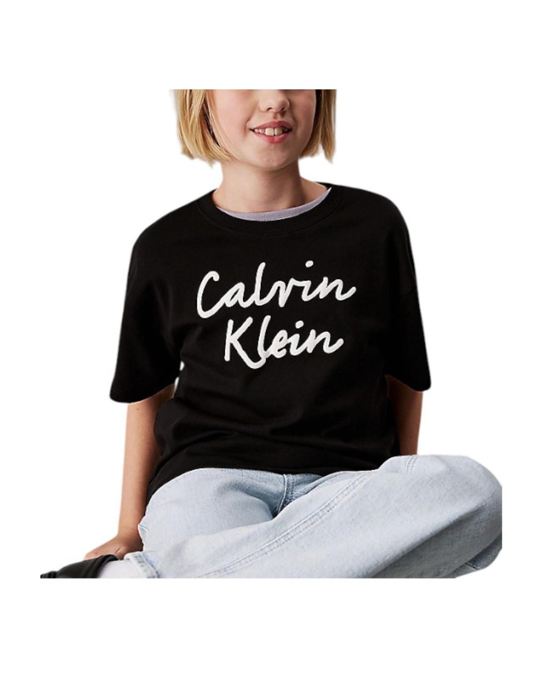 Camiseta Script Logo Calvin Klein