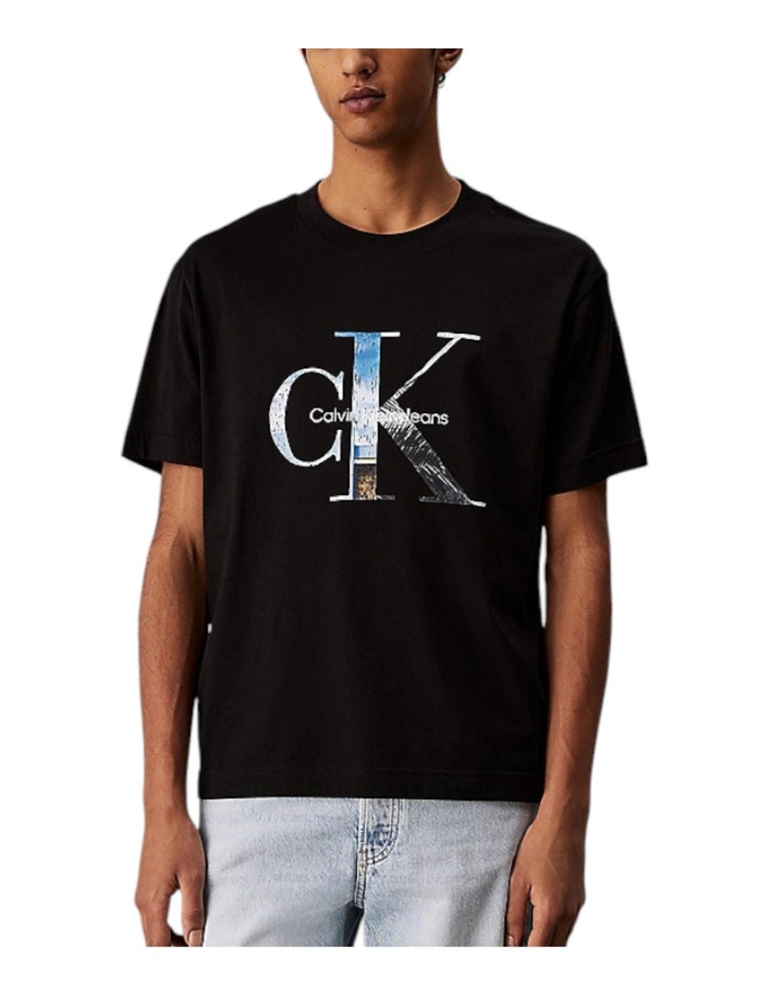 Camiseta Photo Monogram Calvin Klein