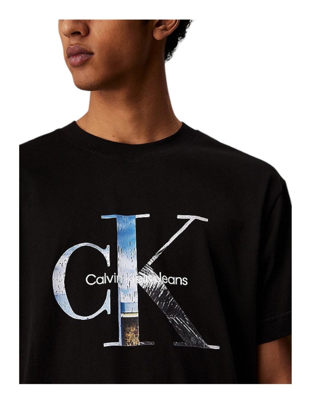 Camiseta Photo Monogram Calvin Klein