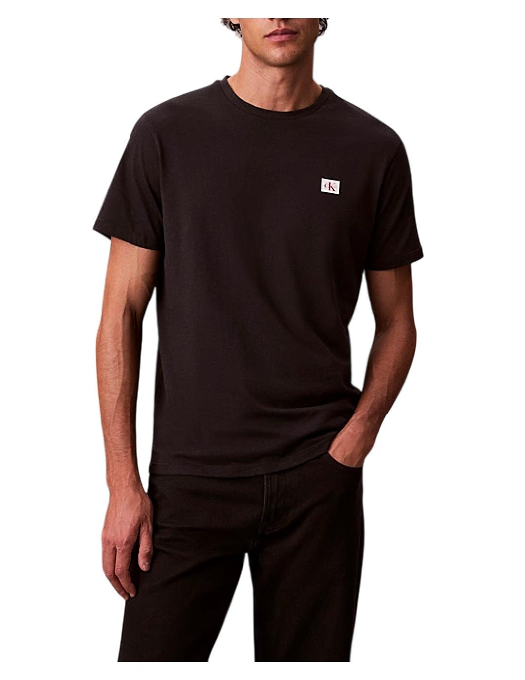 Camiseta Badge 30S Calvin Klein