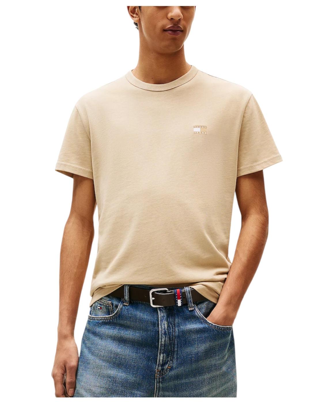Camiseta Reg Badge Tommy Jeans