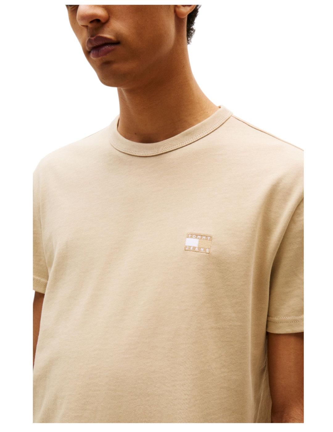 Camiseta Reg Badge Tommy Jeans