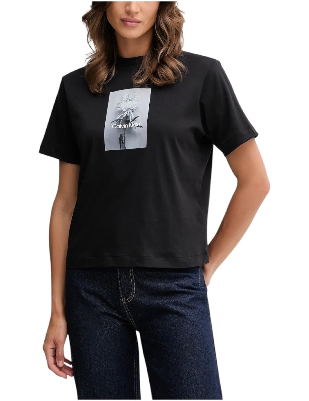 Camiseta boxed flower boxy Calvin Klein
