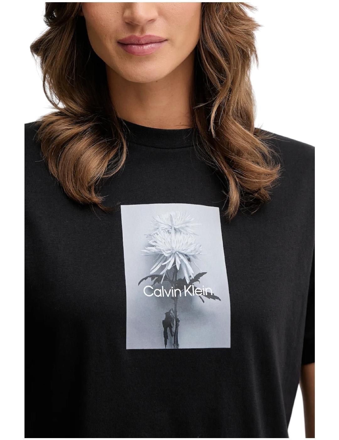 Camiseta boxed flower boxy Calvin Klein