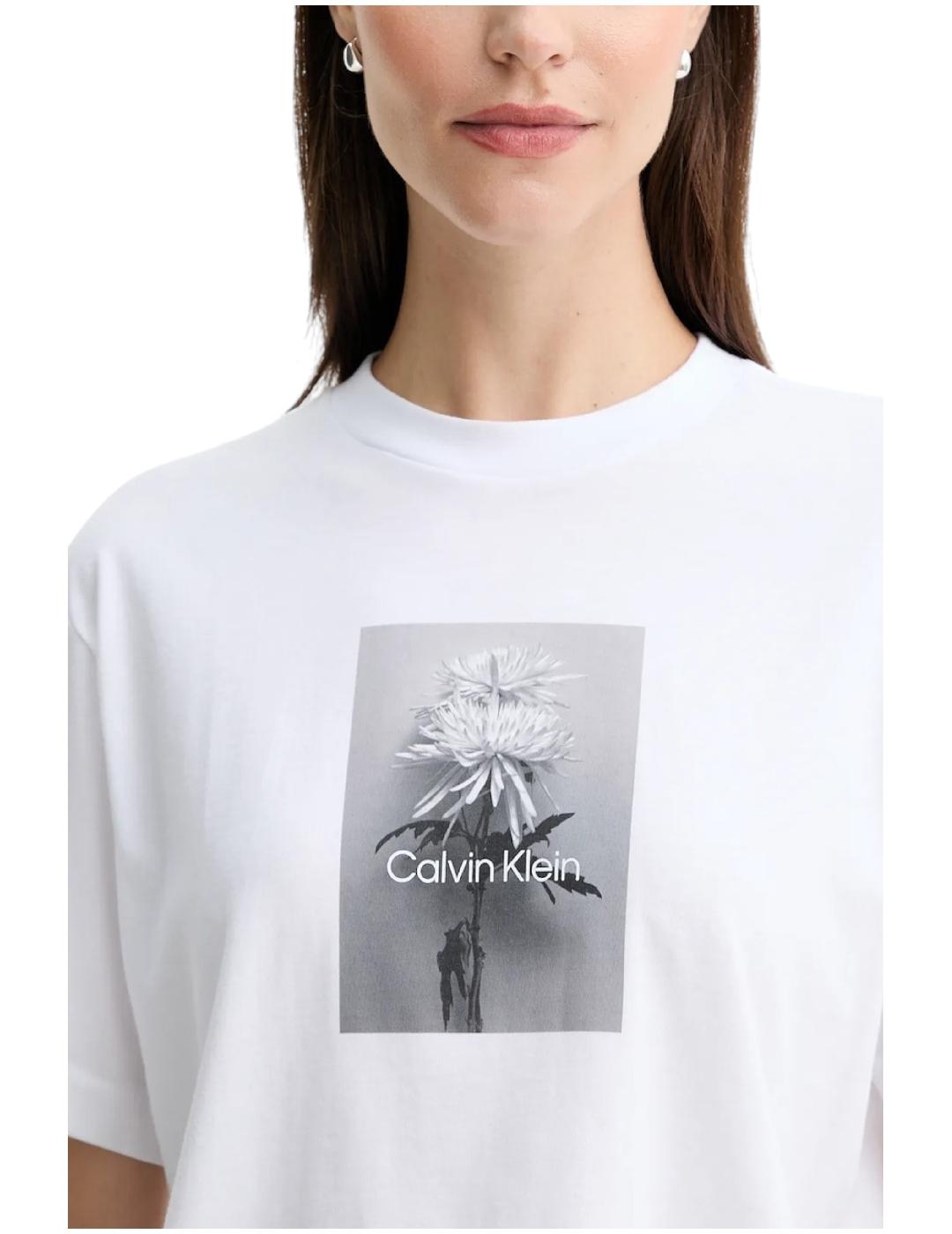 Camiseta boxed flower boxy Calvin Klein